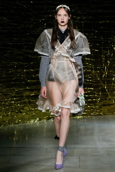Look 38